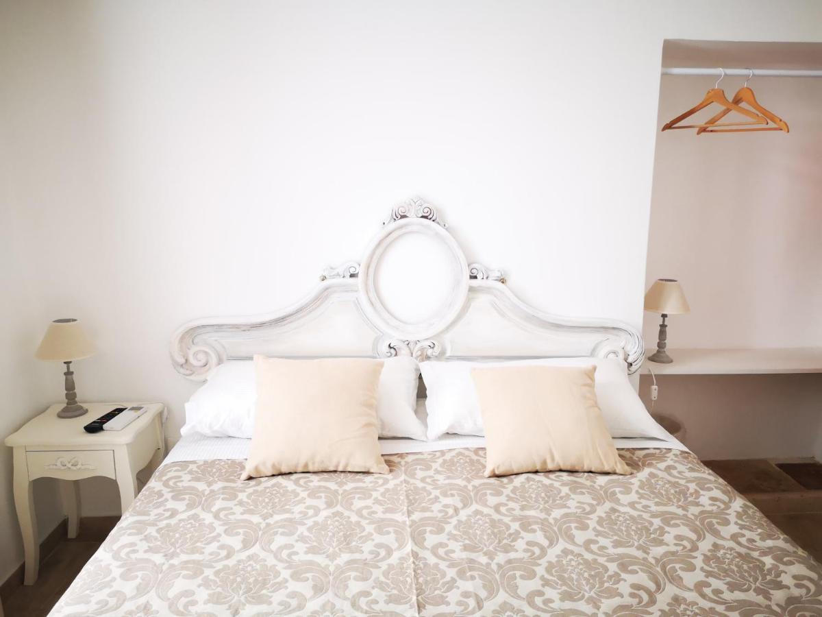 Corte Pietrantica - Charming Rooms & Suites Giovinazzo Εξωτερικό φωτογραφία