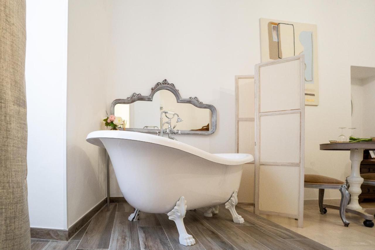 Corte Pietrantica - Charming Rooms & Suites Giovinazzo Εξωτερικό φωτογραφία