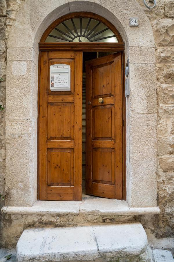 Corte Pietrantica - Charming Rooms & Suites Giovinazzo Εξωτερικό φωτογραφία