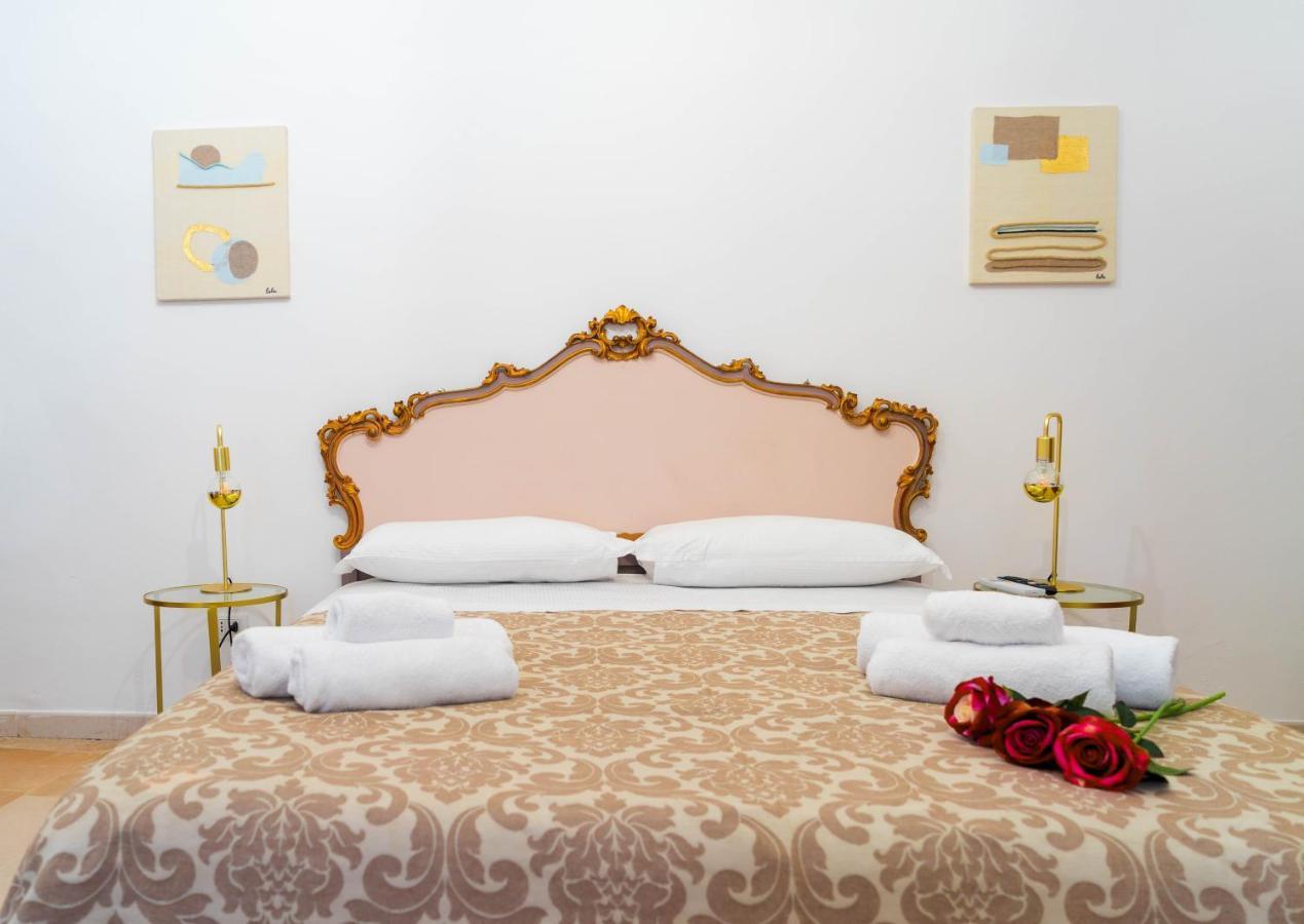 Corte Pietrantica - Charming Rooms & Suites Giovinazzo Εξωτερικό φωτογραφία
