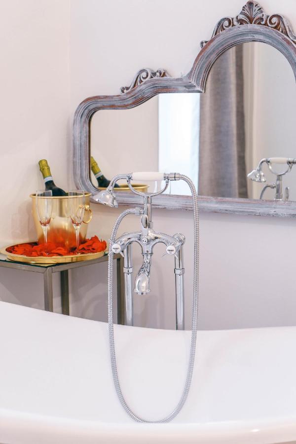 Corte Pietrantica - Charming Rooms & Suites Giovinazzo Εξωτερικό φωτογραφία