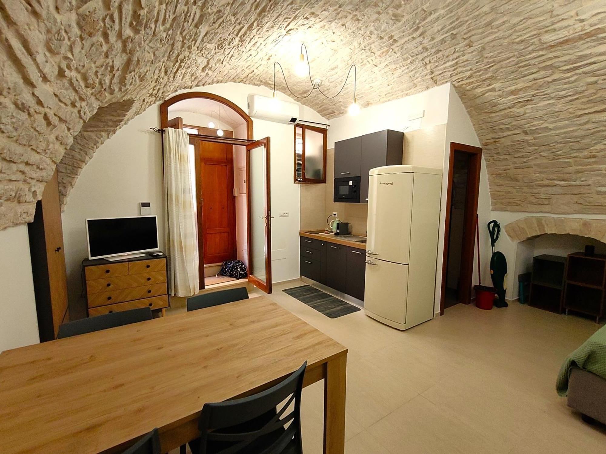 Corte Pietrantica - Charming Rooms & Suites Giovinazzo Εξωτερικό φωτογραφία