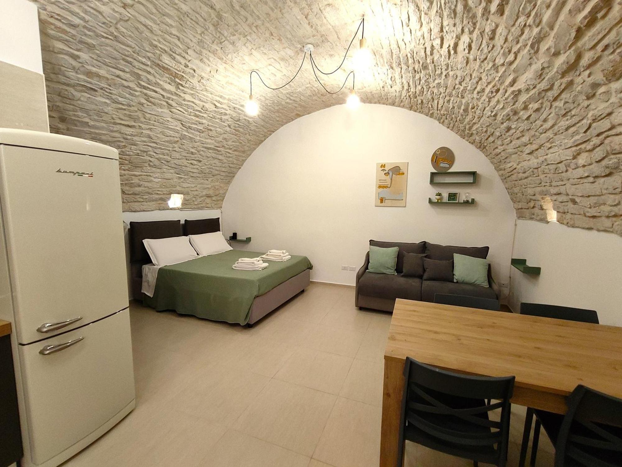 Corte Pietrantica - Charming Rooms & Suites Giovinazzo Εξωτερικό φωτογραφία